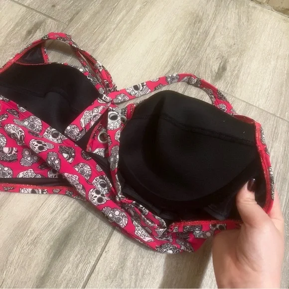 Torrid Skull Print Bikini Swim Top Red Black White Strappy Size 2X - Picture 5 of 10